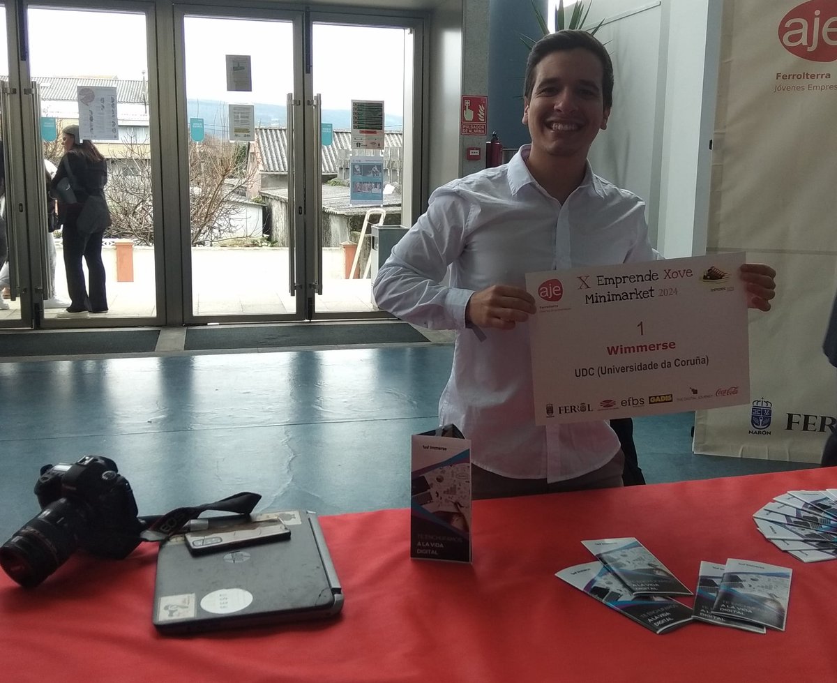 Empregoudc's tweet photo. Entrega dos “X Premios Emprende Xove Minimarket”, organizados @ajeferrolterra 

Participou a @UDC_gal e o premio na categoría Universidades a  @bebboppy de @clarasoutoo

E grazas por particicipar @Yandry_kw  co seu proxecto @WimmerseCOM 
Vídeo: https://t.co/6AUyM3VQ3U
#explorer https://t.co/sEcxT3YS9Z