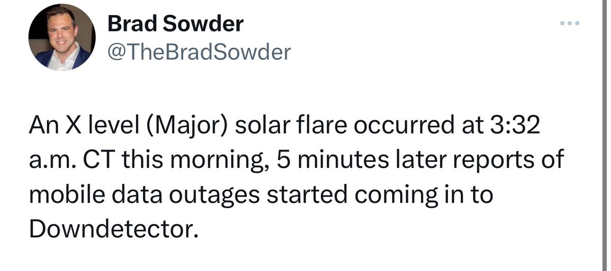TheInsiderPaper's tweet photo. JUST IN - Reports of mobile service outages of AT&amp;T, Verizon, etc. emerged after major solar flare, Meteorologist say https://t.co/oZYuK1Pa3j