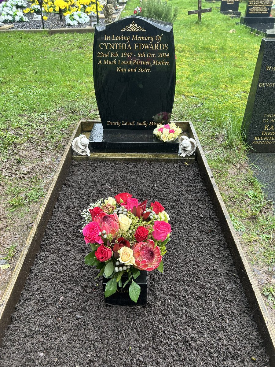Spent some time with Mum today on her birthday!
A big Happy Heavenly 77th Birthday MUM! 🌹 
Miss you as always. I hope you’re enjoying your day up there!!! #missyou #mummiesboy #birthday #love #rip