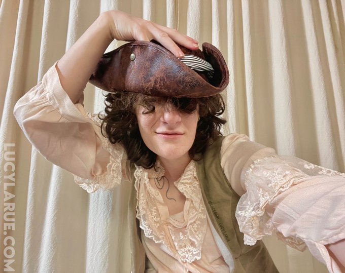 🏴&zwj;☠️Argg I'll be gettin yer booty one way or another!🏴&zwj;☠️ https://t.co/Q7pF5gwvux