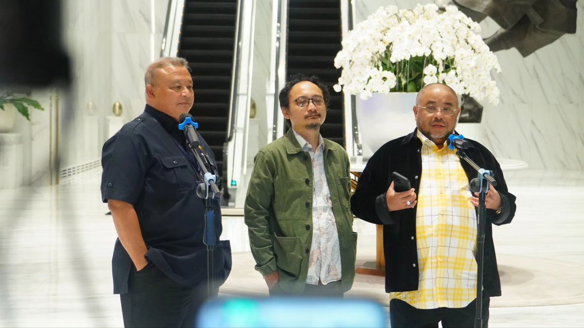 NasDem, PKB, PKS Kompak Dukung Hak Angket Kecurangan Pemilu

Partai NasDem, <a href="/DPP_PKB/">DPP PKB</a>, dan <a href="/PKSejahtera/">DPP PKS</a> yang tergabung dalam Koalisi Perubahan menyatakan sikap mendukung wacana hak angket yang akan digulirkan di DPR RI untuk mengusut dugaan kecurangan Pemilu 2024.

Sikap dukungan