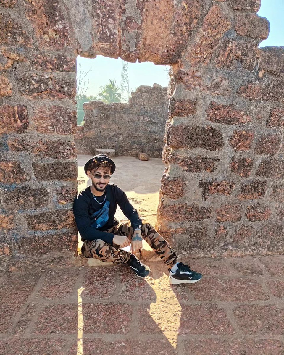 SayanBhowmik95's tweet photo. #Goa #diaries #agodafort https://t.co/93kSxw6KBl