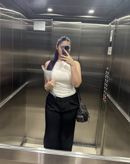 Buenos d&iacute;as 🫶🏻 (dormi solo 1h en toda la noche, ayuda) https://t.co/g2FZivQWMv