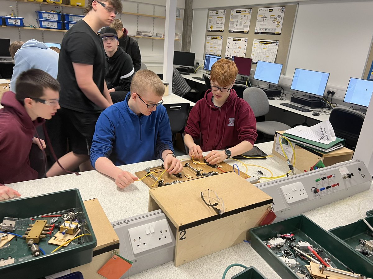 FATech_Ed's tweet image. N5 Engineering engaged with practical Pnuematics in advance of their SQA assignments #ExpierenceIsTheSourceOfAllKnowledge
#FORopportunitiesForAll