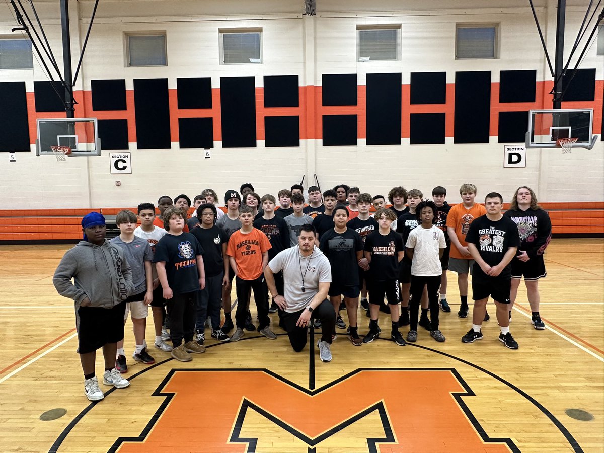 CoachBSal's tweet image. Class of 2029 (8TH GRADE) getting after it this morning! On the Warpath #PlateParadise