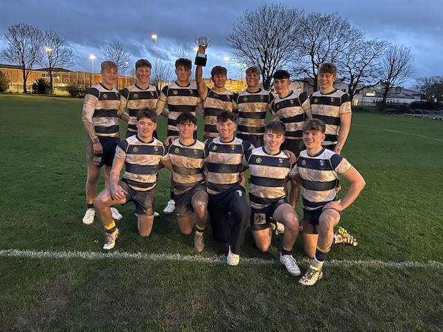 Congratulations to our U18 Boys Rugby Sevens team, who won the Hampton Sevens tournament yesterday against Millfield School, the third time in a row a Cranleigh team has lifted the trophy! Read more here: cranleigh.org/2024/02/22/cra… @HMC_Org @TalkEducationUK @BSAboarding