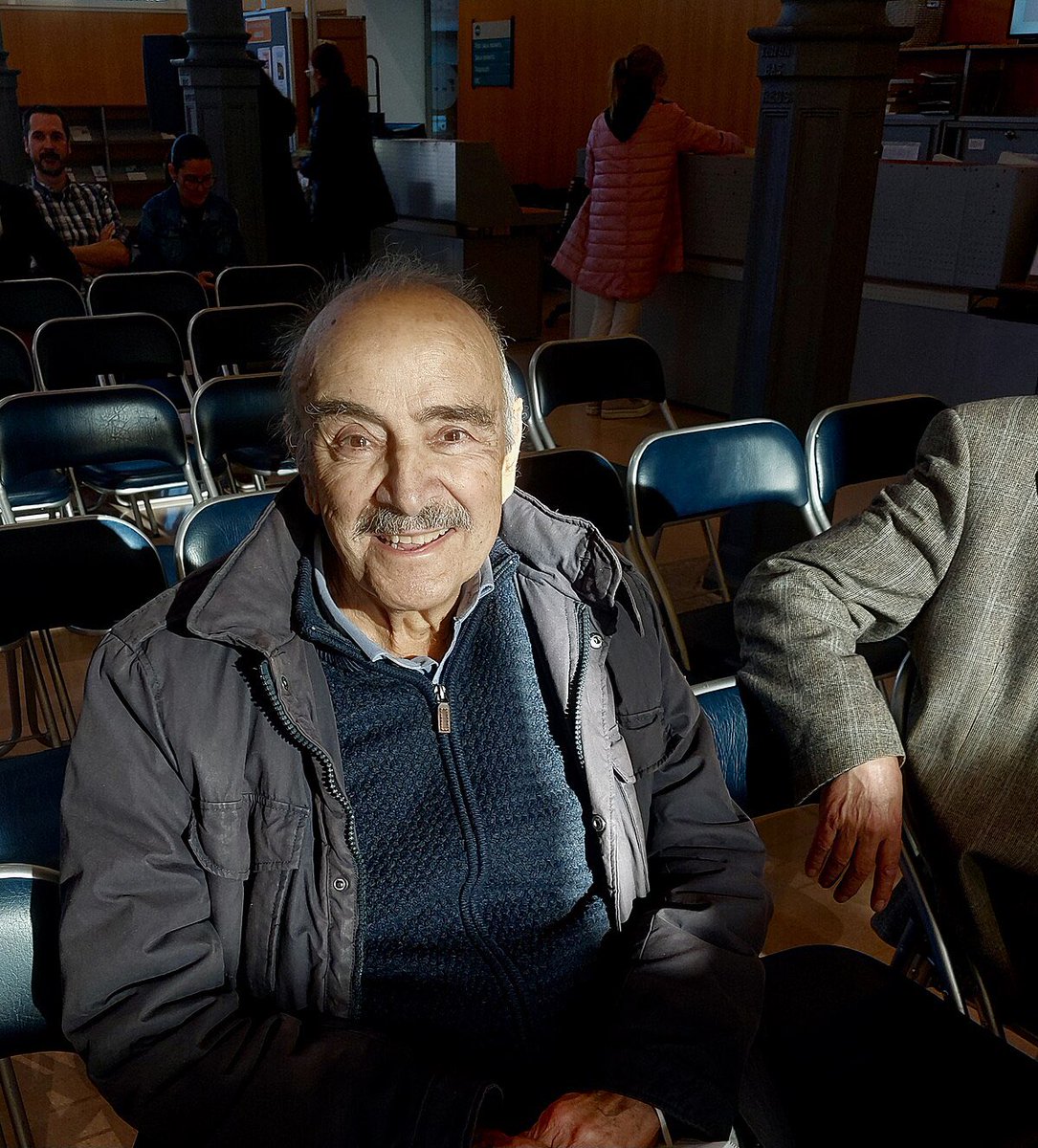 Ens deixa l'immens traductor, professor, lingüista i escriptor Joaquim Mallafrè, traductor de l'"Ulisses" de Joyce i d'autors com Pinter o Beckett.

El meu condol i el del conjunt de l'<a href="/EscriptorsAELC/">AELC</a>, de la qual va ser soci d'honor, a familiars i amics:

escriptors.cat/autors/mallafr…