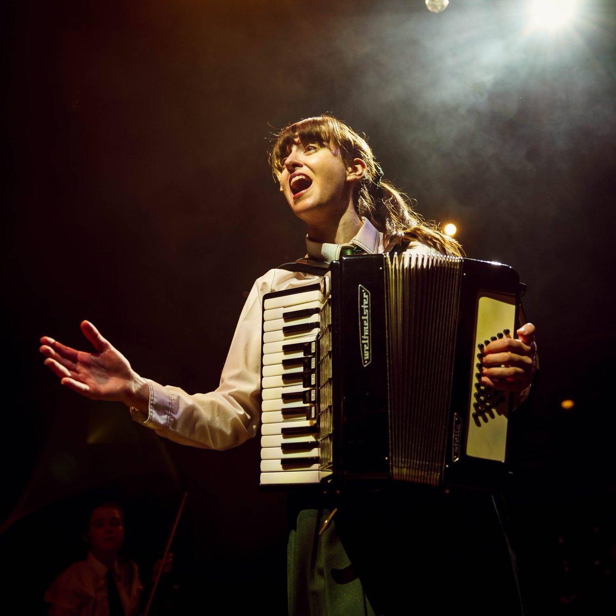 🤩 OPENING NIGHT!
"Derry Girls meets Spring Awakening" (<a href="/BroadwayWorldUK/">BroadwayWorld UK</a> ), 🎸We'll Have Nun Of It with a multi-instrumentalist cast &amp; explosive folk-rock score is opening tonight at our Studio: theotherpalace.co.uk/well-have-nun-…. Break a leg to this fabulous team!
📸Ed Rees
<a href="/SisterProds/">Sister Sister Productions</a>