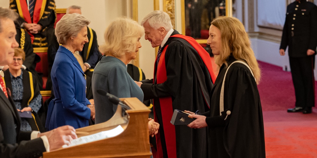 College of Engineering & Physical Sciences (@eps_unibham) on Twitter photo It was an honour to receive our #QAPrize from Her Majesty The Queen at Buckingham Palace today in recognition of our long-standing partnership with <a href="/RollsRoyce/">Rolls-Royce</a>, transforming UK aerospace for over 30 years:
birmingham.ac.uk/news/2024/univ… @QAPrizes <a href="/RoyalFamily/">The Royal Family</a> <a href="/unibirmingham/">Uni of Birmingham</a> It was an honour to receive our #QAPrize from Her Majesty The Queen at Buckingham Palace today in recognition of our long-standing partnership with <a href="/RollsRoyce/">Rolls-Royce</a>, transforming UK aerospace for over 30 years:
birmingham.ac.uk/news/2024/univ… @QAPrizes <a href="/RoyalFamily/">The Royal Family</a> <a href="/unibirmingham/">Uni of Birmingham</a>