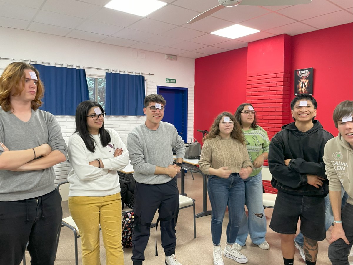 JOVESÓLIDES (@jovesolides) on Twitter photo 🎞️¡Aquí están las cineastas sociales del futuro!
Segunda jornada formativa en #linkin_histories con el alumnado del <a href="/ComeniusCEducat/">Comenius Centre Educatiu</a>
Analizamos las entrevistas a mayores e investigamos sus experiencias migratorias enfocadas en valores de no-discriminación
¡Sorpresas pronto! 🎞️¡Aquí están las cineastas sociales del futuro!
Segunda jornada formativa en #linkin_histories con el alumnado del <a href="/ComeniusCEducat/">Comenius Centre Educatiu</a>
Analizamos las entrevistas a mayores e investigamos sus experiencias migratorias enfocadas en valores de no-discriminación
¡Sorpresas pronto!