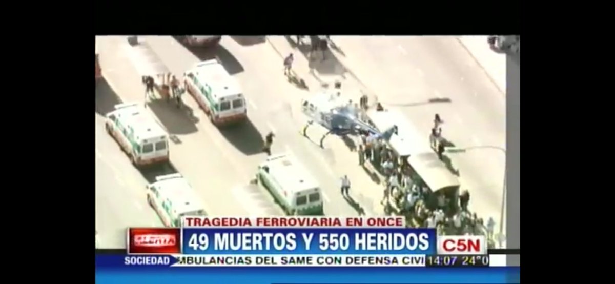 jorgebaroni's tweet image. En vuelo de regreso a nuestra base en San Fernando, nos informan del accidente en Once. El SAME rápidamente se trasladó al lugar y en un par de minutos nosotros estábamos mostrando desde el aire y en vivo las imágenes de la TRAGEDIA DE ONCE para la TV
#TragediadeOnce 
(Sigue)