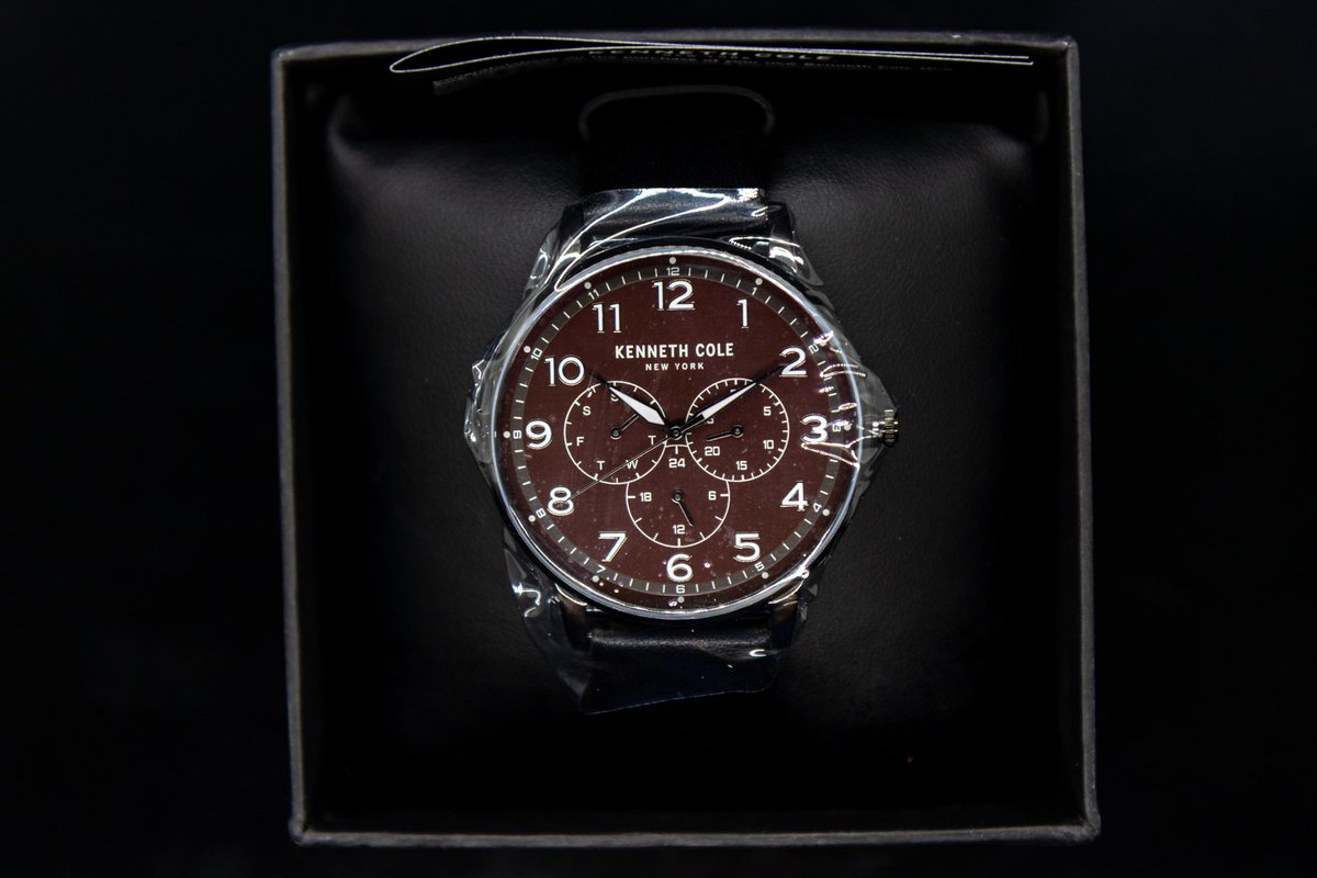 coolieboyrhaj's tweet image. Timeless elegance on your wrist. ⌚ Elevate your style with this sleek Kenneth Cole black leather band watch. #TimelessClass #KennethColeWatch

Cost: US$64/JMD $10,000

FREE DELIVERY IN KINGSTON &amp;amp; ST. ANDREW (DOWNTOWN, CROSS ROADS, LIGUANEA, PAPINE &amp;amp; HALF WAY TREE ONLY).