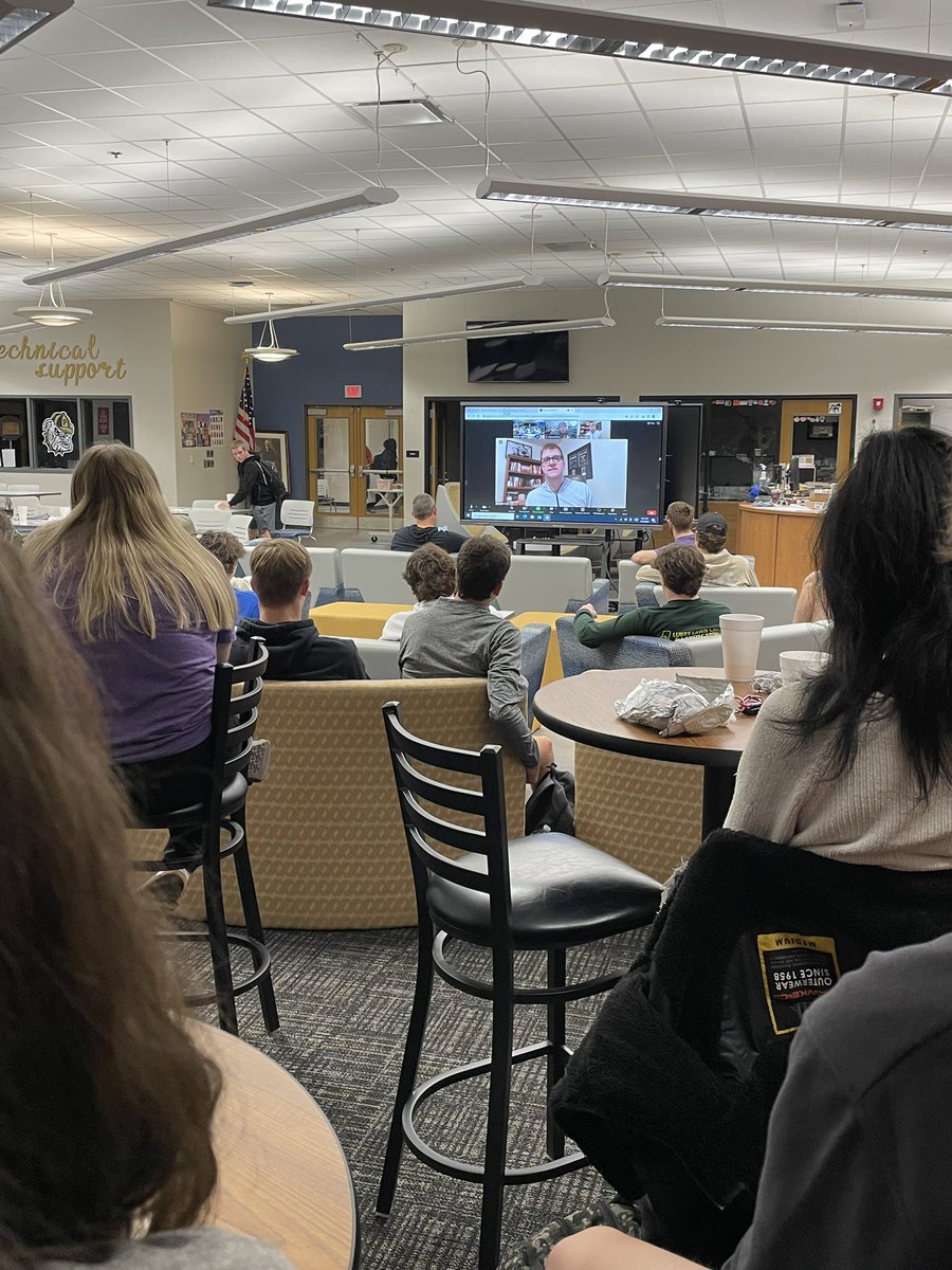 bulldogsofphs's tweet photo. The Captains Club had the awesome opportunity to hear from @ToddGongwer this morning! Todd is an author (Lead…For God’s Sake) and speaker and gave of his time this morning to impact the lives of our student-athlete leaders. Thank you, Todd! #LeadDogs @SCHSL @SCFCA1 @AndersonSD4 https://t.co/6W7xHHz9hn