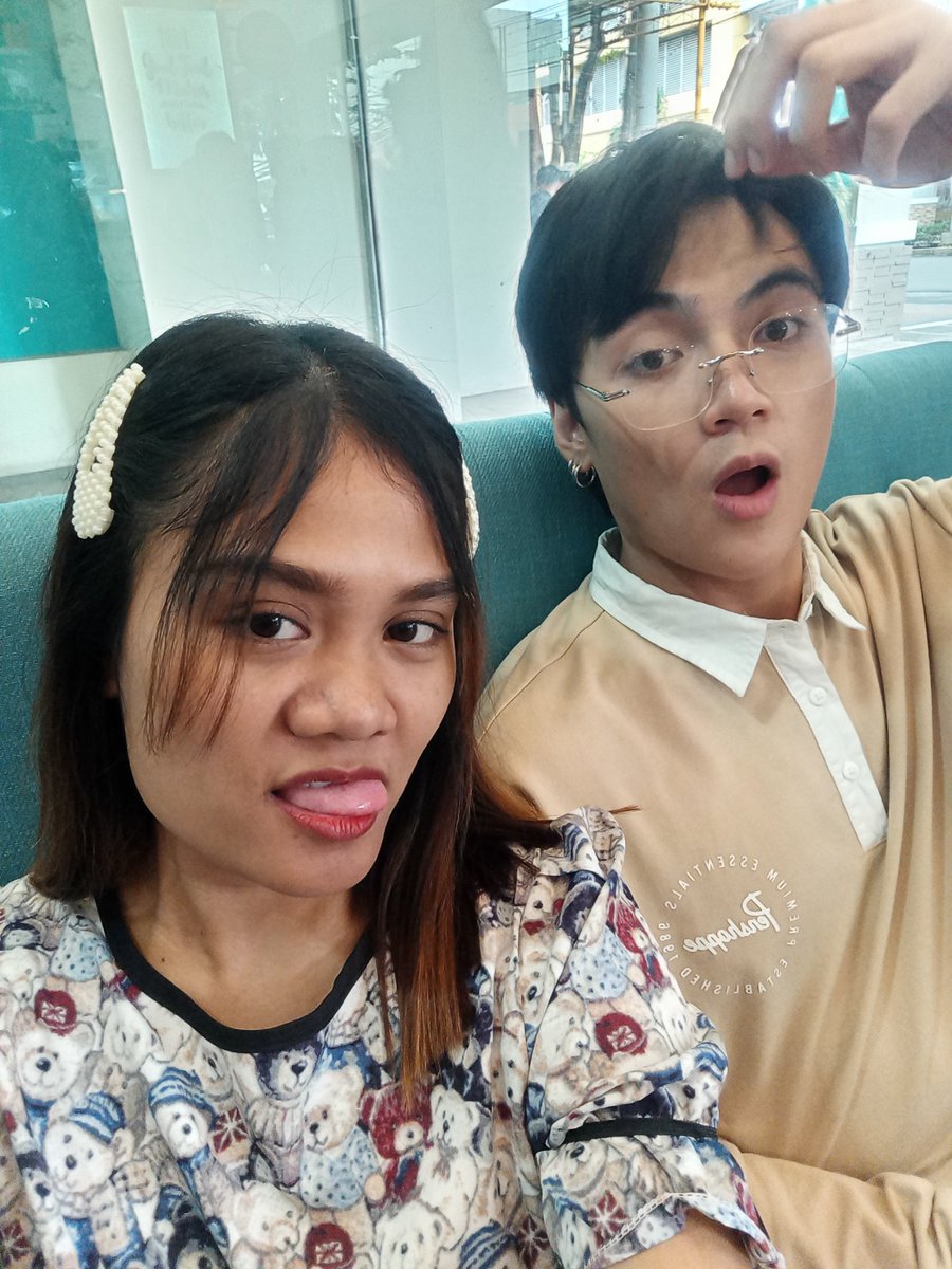 anka_notfound's tweet photo. Kuya @iamceolexx alam kong di ka naman ikaw ang 5SOS but you look so perfect standing (sitting) there. Ehe
#Lexpatch
@iamceolexx #IVAN
#LexReyes #LEXandrites https://t.co/GInOAKBEKL