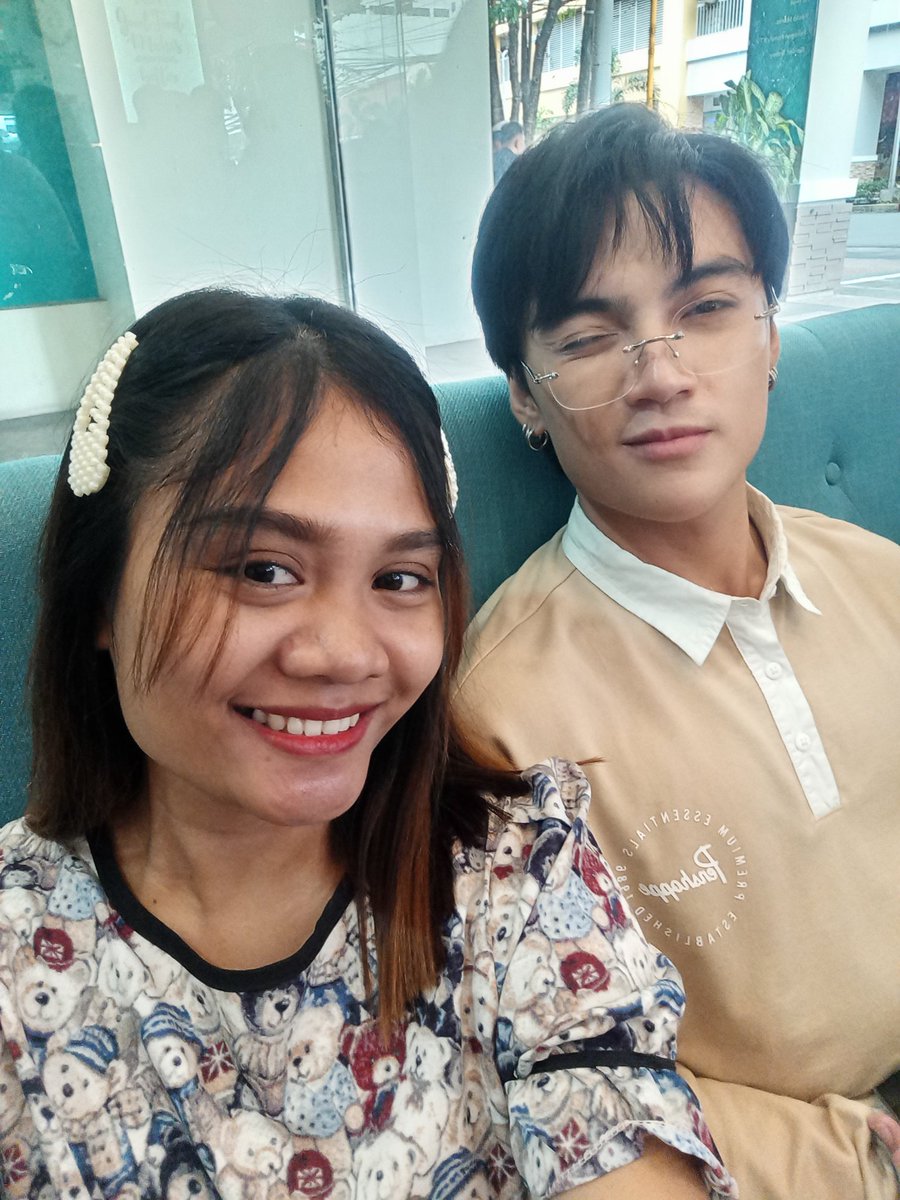 anka_notfound's tweet photo. Kuya @iamceolexx alam kong di ka naman ikaw ang 5SOS but you look so perfect standing (sitting) there. Ehe
#Lexpatch
@iamceolexx #IVAN
#LexReyes #LEXandrites https://t.co/GInOAKBEKL