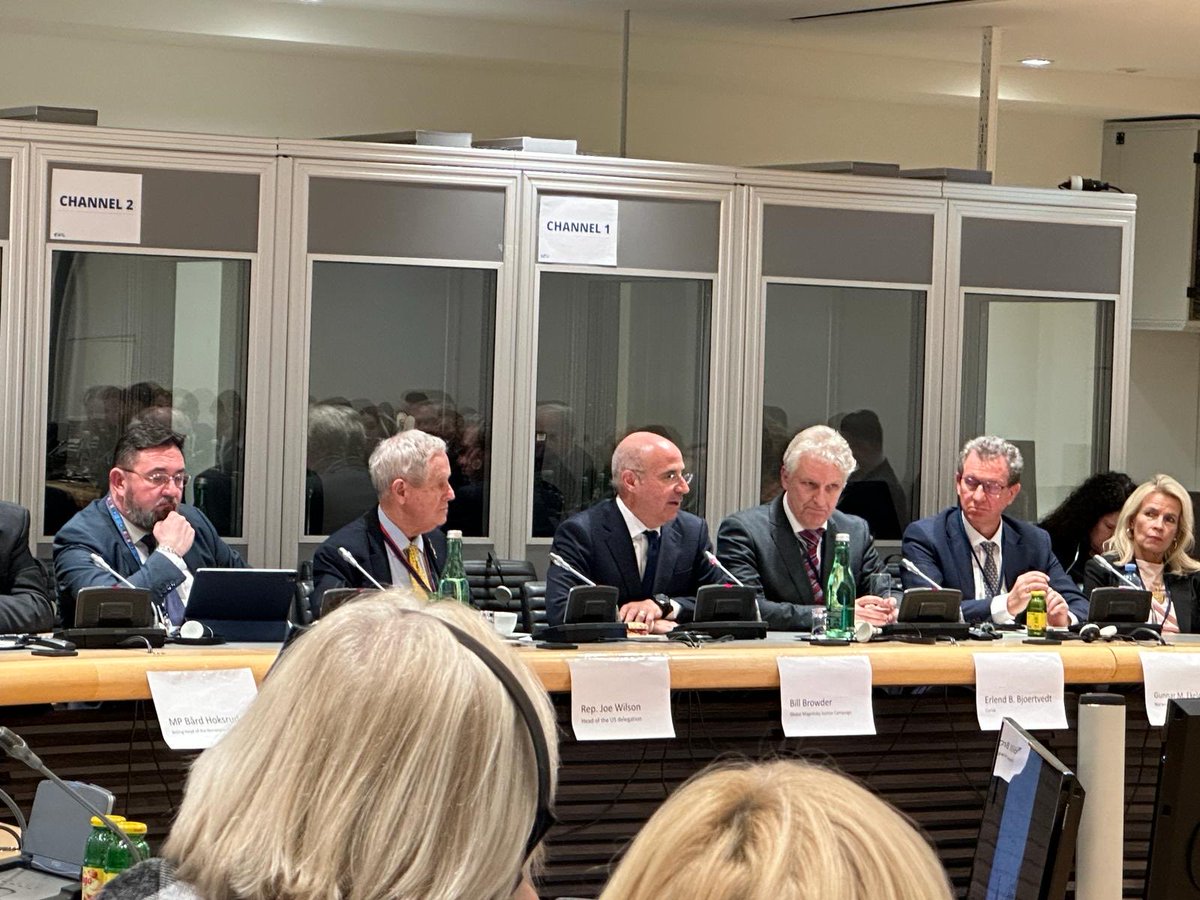 Billbrowder's tweet image. Full house at the OSCE Parliamentary Assembly in Vienna to present the Navalny Act (confiscating the $300 billion of frozen Russian central bank reserves and giving to Ukraine). We need to send a message to Putin: your murder of Navalny just cost you $300 billion