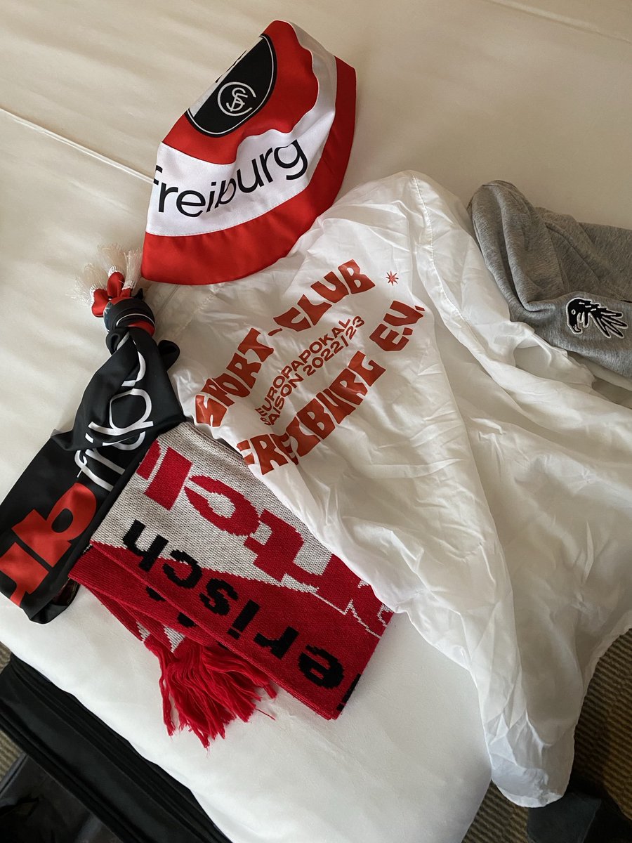 oetzi76's tweet photo. Ready for tonight #SCFrcl #nurderSCF #Ginternational 🤍❤️ https://t.co/BgR5fJPHiS