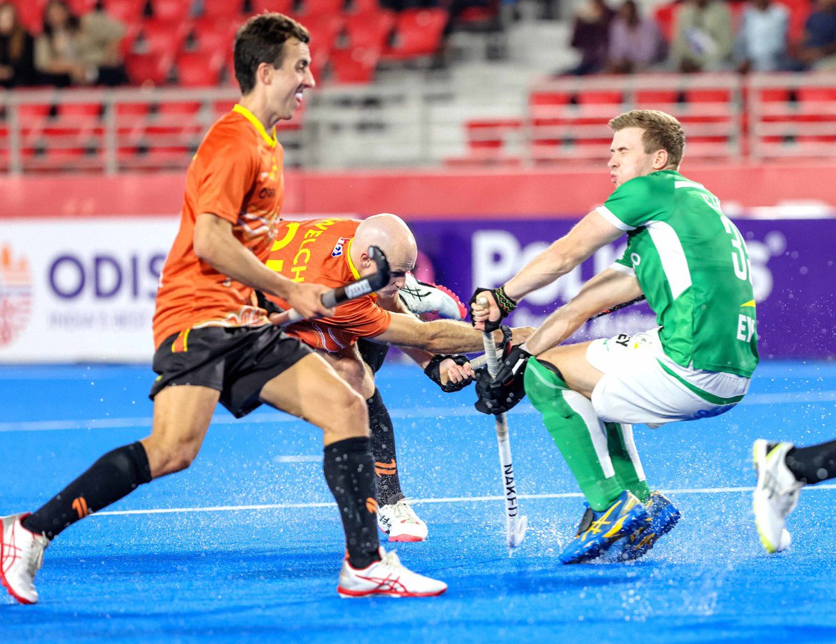 𝐅𝐮𝐥𝐥 𝐓𝐢𝐦𝐞: 𝐈𝐑𝐋 𝟏 - 𝟒 𝐀𝐔𝐒 Another challenging battle for our IRL Men. The Kookaburras were made work for their goals having been held scoreless until Halftime. The focus now turns to Saturday, with ESP up next ☘️ #FIHProLeague #HockeyIndia #HockeyInvites