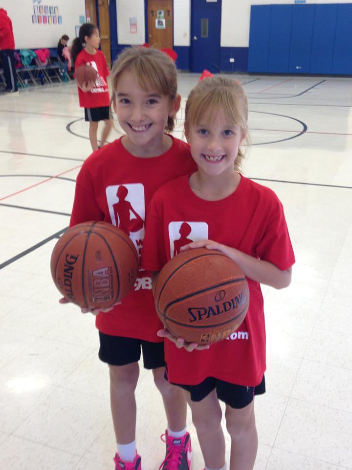 jamiemiz0418's tweet photo. 2nd &amp; 4th grade -> Sophomore &amp; Senior year🥹🥹🥹#mizsisters #thelastyearplayingtogether https://t.co/Z0f9mrs6Jc
