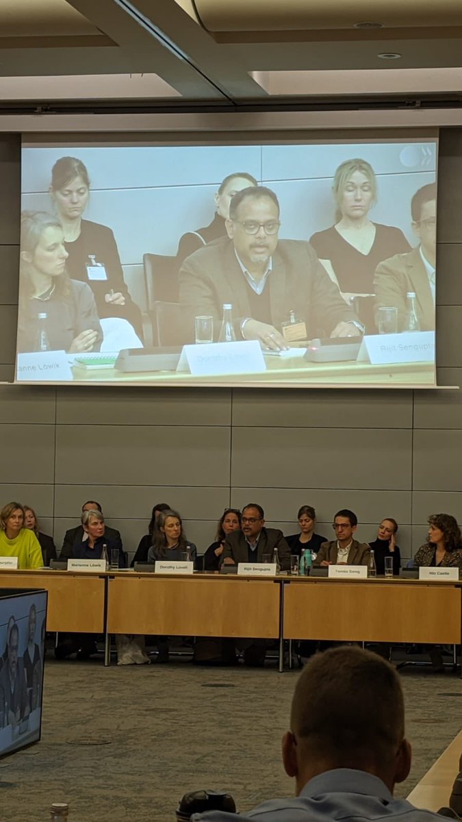 At the Panel on, 'In the loop: Adapting due diligence to circular processes' at the @OECD annual responsible business forum @RijitSengupta highlighted the importance of considering all aspects of #CircularEconomy innovations in the #Garmentsvaluechain, not only for effective