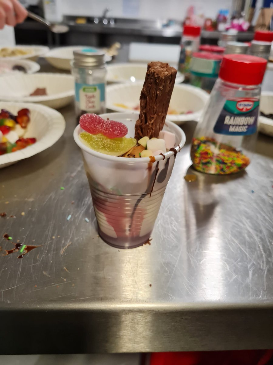 I was covering S1 Club last night and we made Ice Cream Sundaes 🍨 😋 Iona was also in to do a consultation too 🗣 #ThisIsYouthWork