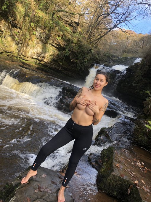 🤫 quickly... take the photo before someone comes 😋 https://t.co/Gp87g5pLUR