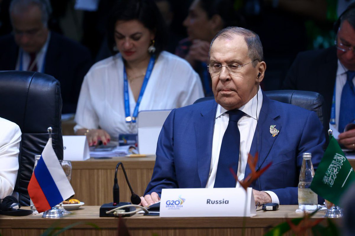 🎙 Discurso de Sergey Lavrov durante a reunião do Conselho Ministerial do G20 sobre o papel do G20 na superação das atuais tensões internacionais. Leiam no nosso Telegram: t.me/embaixadarussa…

📍Rio de Janeiro, 21 de fevereiro de 2024