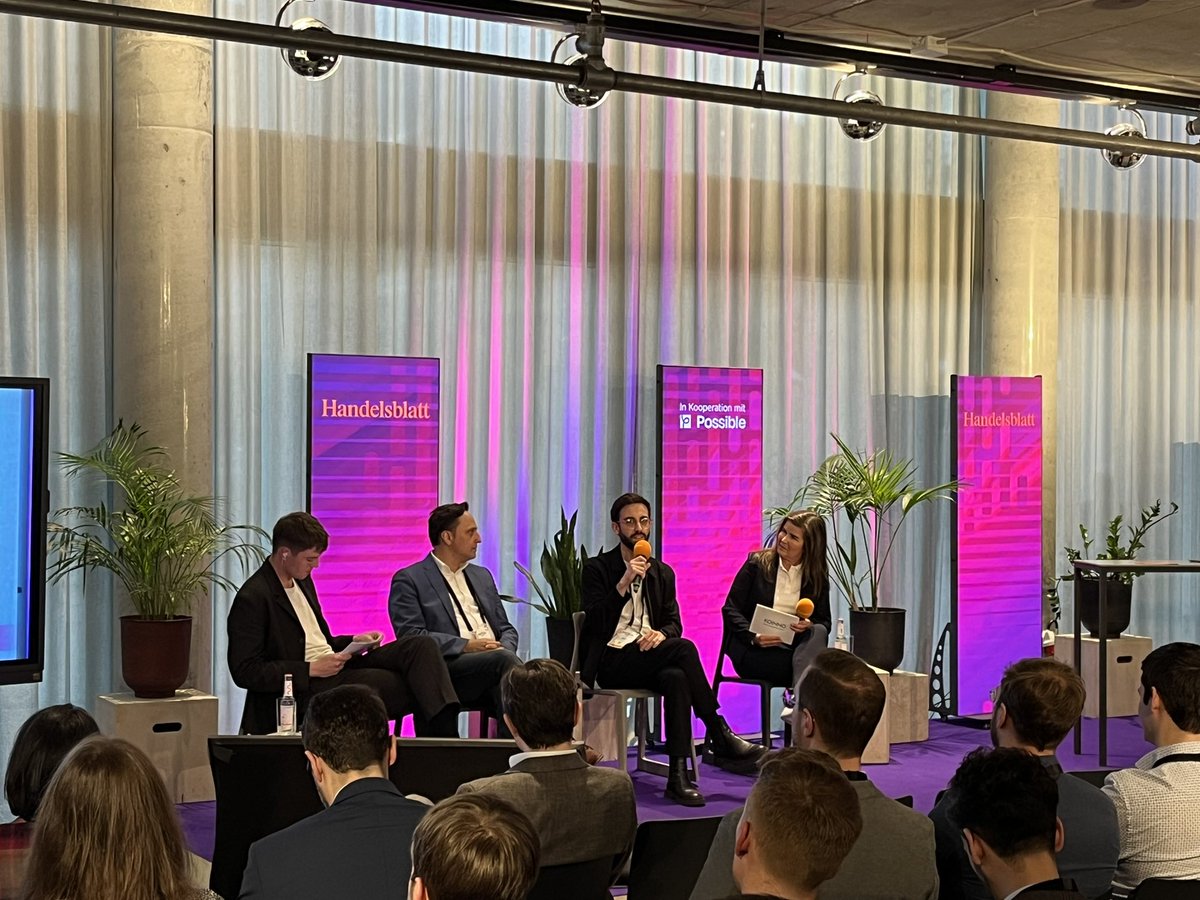 IbrahimKoeran's tweet image. Neben den Einblicken am Vormittag durch Minister @MarcoBuschmann @bmj_bund &amp;amp; das @bmdv ist am Nachmittag vor allem das Panel zu Beschaffung mit Susanne Kurz von @KOINNO_BMWK, @amalkassar @GovTechCampusDE &amp;amp; @FarukTncr von @Polyteia ein Highlight! #HBGovTech #GovTech @GovGipfel