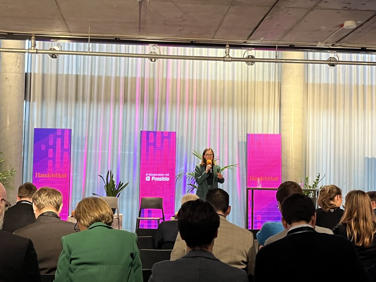 IbrahimKoeran's tweet image. Neben den Einblicken am Vormittag durch Minister @MarcoBuschmann @bmj_bund &amp;amp; das @bmdv ist am Nachmittag vor allem das Panel zu Beschaffung mit Susanne Kurz von @KOINNO_BMWK, @amalkassar @GovTechCampusDE &amp;amp; @FarukTncr von @Polyteia ein Highlight! #HBGovTech #GovTech @GovGipfel