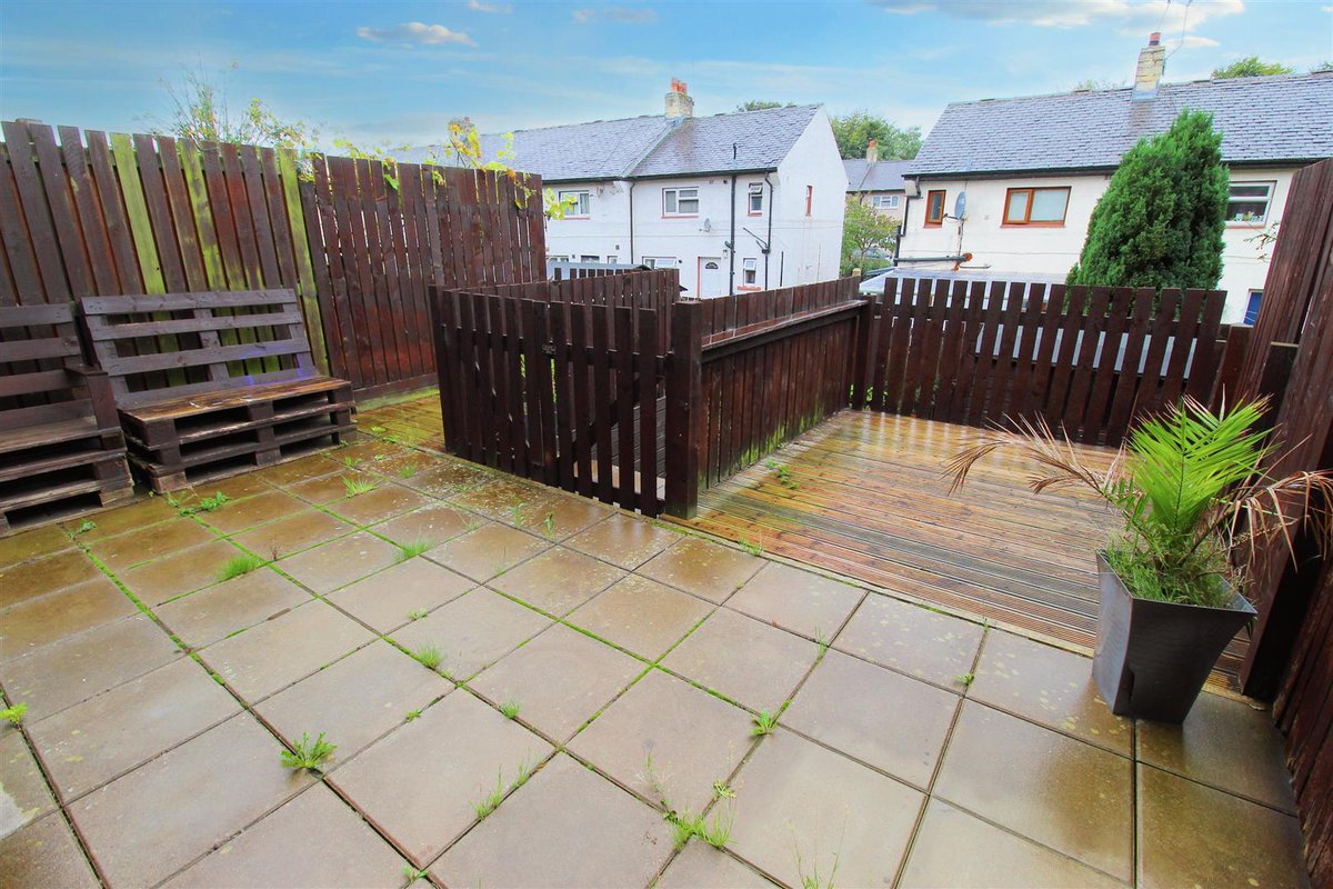 PaisleyProperty's tweet photo. **ALMONDBURY BRANCH**
๐ก SOLD SUBJECT TO CONTRACT ๐ก
Ridge Street, Newsome
LEASEHOLD - AWAITING INFORMATION / COUNCIL TAX BAND B / ENERGY RATING B
https://t.co/5mkghWgW1b
Call us โ๏ธ
๐Almondbury: 01484 443922
#PaisleyProperties #EstateAgent #HD4 #Newsome #PropertyForSale https://t.co/qPhZArq8cu