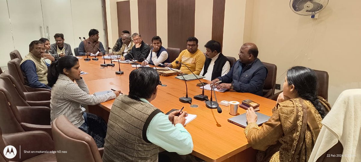 Review of nirman and tax vibhag

<a href="/aksharmaBharat/">A K Sharma</a> <a href="/amritabhijat/">Amrit Abhijat</a> <a href="/bareilly_nn/">Bareilly Nagar Nigam</a> <a href="/CommissionerBa1/">Commissioner, Bareilly Division</a> @nagarvikasup