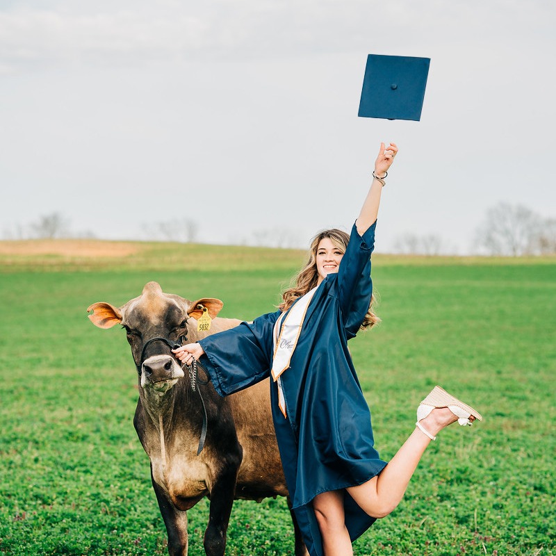 Last Day! 🆘 Students looking to enter into the dairy industry can use our form to apply for our annual scholarship program. 

Head over to see the requirements and apply TODAY. 

loom.ly/M8HatAs

#MDVAMilk #MDVAFamilyFarms #dairy #ag #agriculture #farming #scholarship