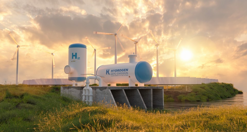 Green hydrogen and #RenewableEnergy are pivotal for #sustainable power, highlighting economic impacts, integration challenges, policy needs, &amp; the roles of technological advancements &amp; collaboration in shaping a resilient future. Learn more: bit.ly/3uOnnoA #ExpertConnect