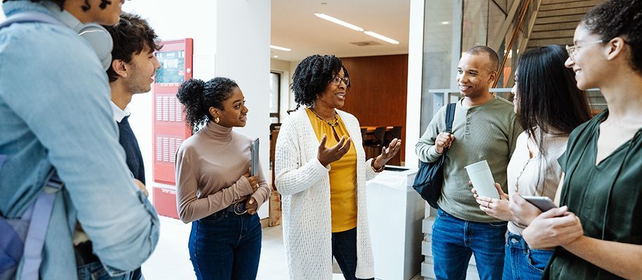 CXCounselors's tweet image. As a student of color, finding a diverse, equitable college is all about asking questions that lead to the right conversations. Here's what students should ask about! buff.ly/48phDj3 

#POC #studentsofcolor #collegevisits #campusvisits #campustours #college #highered