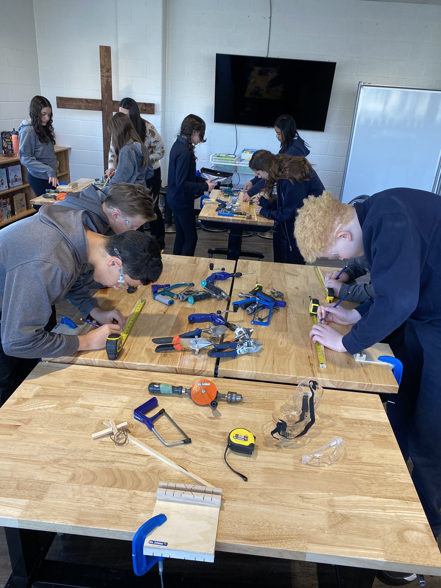 acatalano2013's tweet photo. Exploring the apprenticeship pathway with the Grade 7s @StGregoryHCDSB https://t.co/rIO5JWVM0X