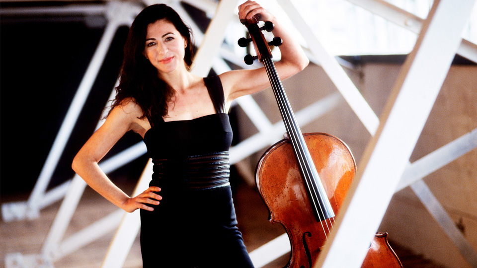 Don't miss the chance to listen to new cello concerto 'Mná' by RCM composition professor @GribbinDeirdre performed by cello professor @natalieclein, commissioned by @BBCRadio3 and on @BBCSounds for a few more days: bbc.co.uk/programmes/m00…