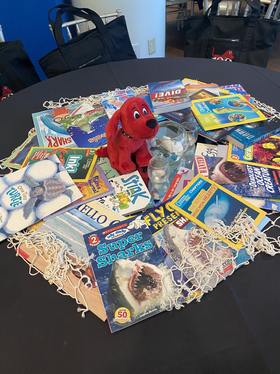 MrsEGrade3's tweet image. Thrilled to be at the Scholastic Literacy Summit…you can find me diving into ALL things literacy today 📚 ✏️ 🥰 #scholasticbooks #ProfessionalDevelopment