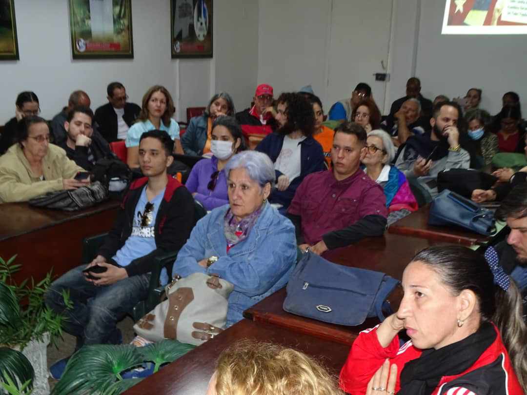 MilaxyA's tweet photo. En encuentro con la prensa villaclareña, explicamos la situación demográfica y la atención a las personas en situación de vulnerabilidad, las madres con 3 o más hijos, el PAMI, el Sistema de Atención a la Familia, así como las inversiones en centros priorizados.
#YoRindoCuenta 🇨🇺 https://t.co/K6ytZvLb96