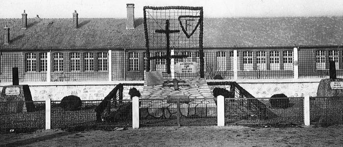 Dlaczego o podobozie KL Flöha właściwie nikt z Was nie wie?
Bo działał krótko (marzec 1944 – 14 kwietnia 1945) i prawie nie było tam Żydów.

Było za to ponad 330 Rosjan, 180 Francuzów i ponad 80 Polaków.

W obozie zmarło 42 więźniów.