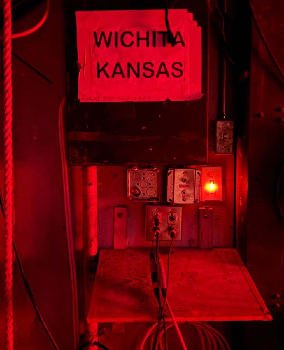 mizzscarlet's tweet photo. Good night, Wichita✌🏻
#Kansas https://t.co/1FywCKtGua
