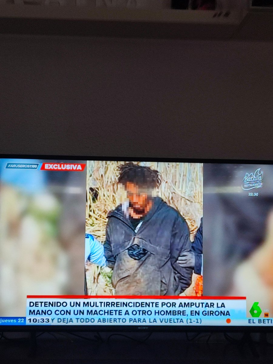 Això a <a href="/som3cat/">3Cat</a> no ho veureu. Aquest és l'immigrant,que ha tallat la mà a un altre a Girona,amb un matxet. Només feia 2 mesos, que acabava de sortir de presó.