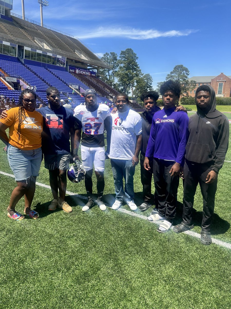 Football family 💪🏾💪🏾 @AFegans @NSUDemonsFB @FegansAnquon @fegans_jaquese @Tre2x5 @FegansTan @FegansDantwon @delvonfegans14