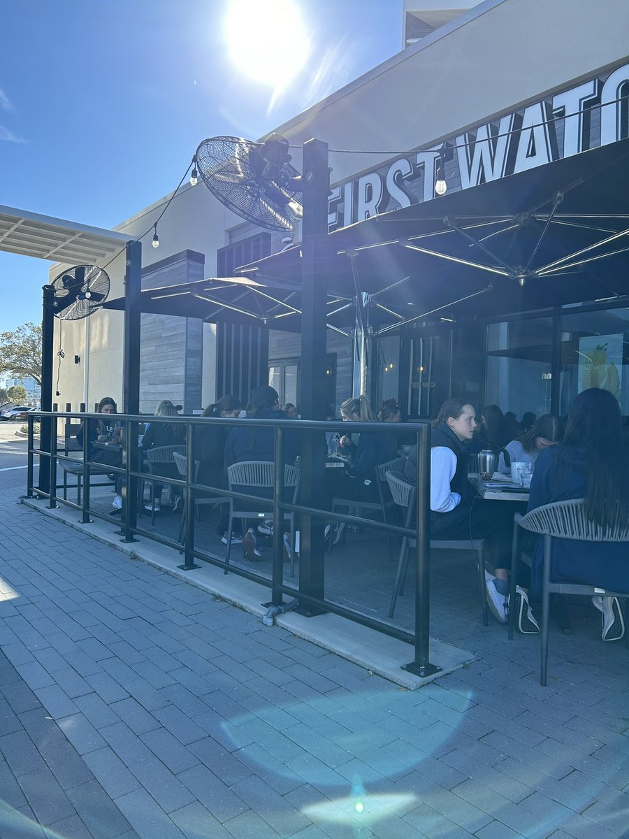 Team #44 enjoying a nice and sunny brunch in Clearwater! ☀️🥎