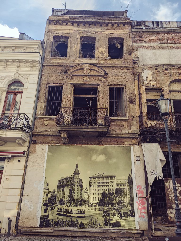 mmarcel11's tweet photo. Bucarest #art #architecture #streetart  #romania https://t.co/6WhSUkfgvT