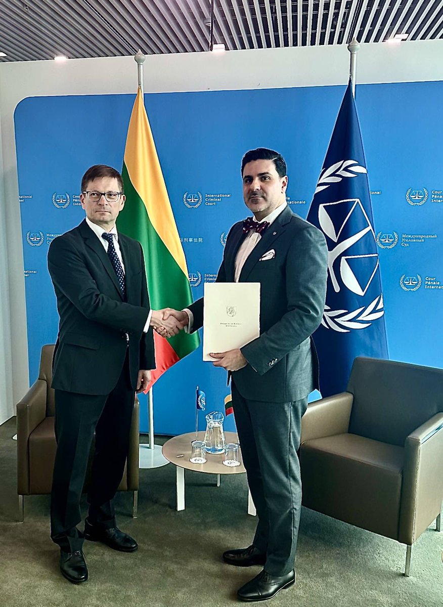 Ambassador @n_tankevicius met the head of the @IntlCrimCourt @oszagi to inform about Lithuania’s pledge of additional €100k to the newly created Fund for Strengthening the Security of the #ICC. 🇱🇹 stands in support of the ICC investigations including one on the invasion in 🇺🇦.