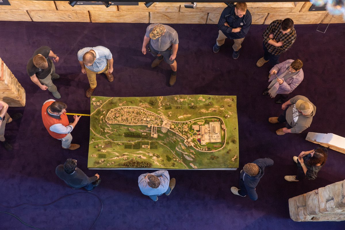 ArmstrongIBA's tweet image. Streaming live at 9 p.m. (Jerusalem time) is the world premiere exhibit of “Kingdom of David and Solomon Discovered.”
This free event features virtual reality tours, presentations and over 50 artifacts highlighting monumental Jerusalem.
Sign up at ArmstrongInstitute.org/exhibit-2024.…