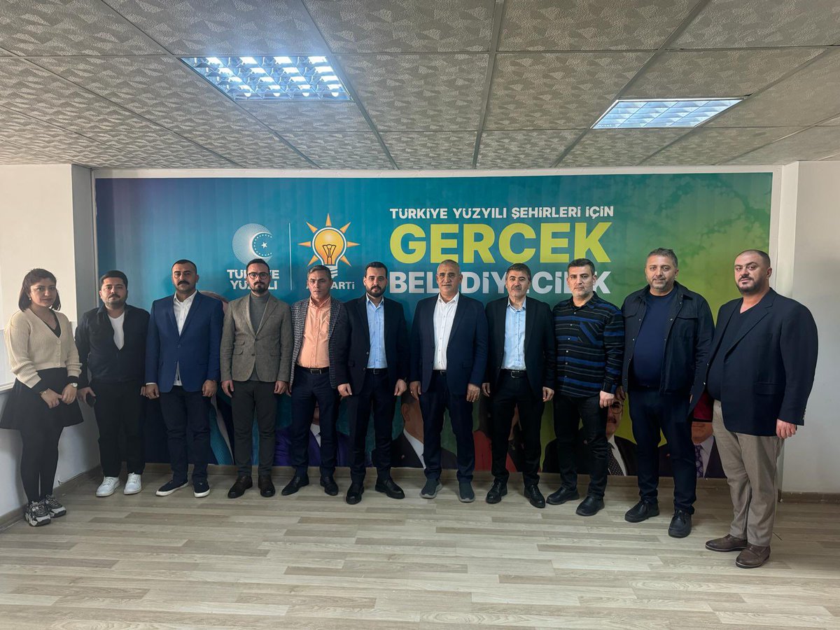 EmrahCeylan01's tweet photo. 28. Dönem Milletvekili adayımız Sn @kasimpamuk'a İl Seçim Koordinasyon Merkezimize yapmış olduğu ziyaretten dolayı teşekkür ederim.

#YüreğirKazanacak
#SeyhanKazanacak
#AdanaKazanacak https://t.co/x9jIHDXYSY
