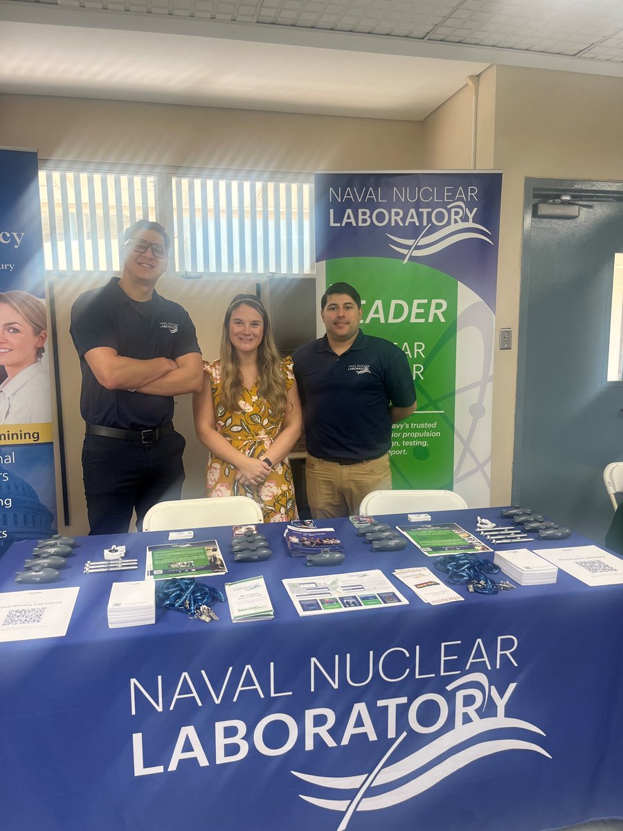 NavalNuclearLab's tweet image. #UPRM #Tarzáns - that glow you see around our amazing talent ambassadors isn't just from the beautiful sunshine outside, it's the excitement they have to talk w/ you @ today's Career Fair coming from the inside! 
Can't make it? Click here to apply today: navalnuclearlab.energy.gov/careers