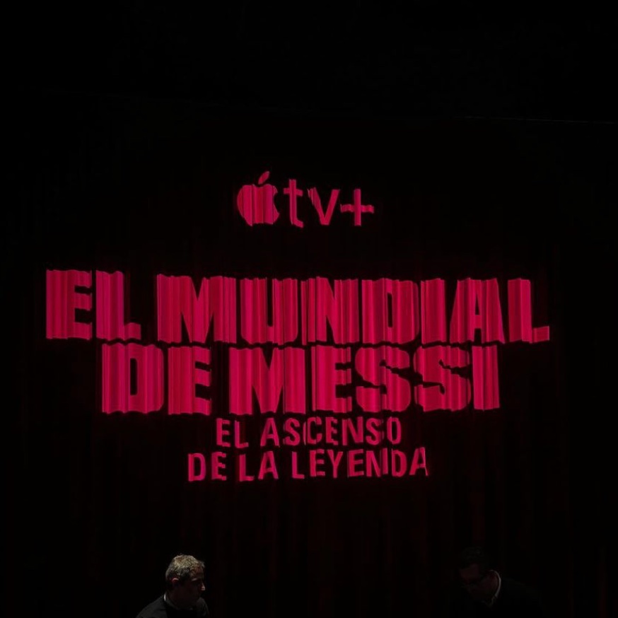 juditguell_'s tweet photo. El otro día recibí una invitación de Apple para ir a un evento y decidí grabarlo todo y que pudieras venir conmigo ⚽️🤸🏼‍♀️ ¿Te vienes? https://t.co/JPdCTRGp3G https://t.co/qywNaJJrQ0