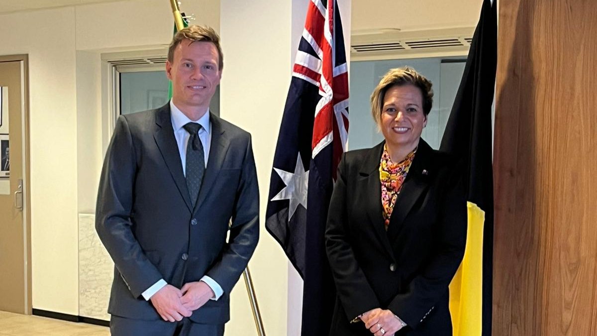 Fruitful exchange between our DG Constantin Gissler and 🇦🇺Minister for Communication @MRowlandMP at @AustraliaEU on key topics of digital policy, including #DSA and #AI. 🌏Need for continued global dialogue on digital policy development 💡Looking forward to future exchanges!